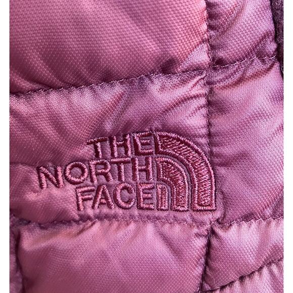 The North Face Women's ThermoBall Hooded Maroon Jacket Medium - Picture 5 of 5